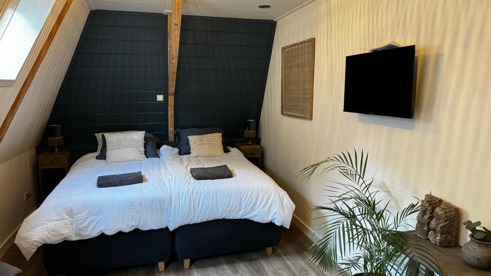 Bed and Breakfast De Zaandbarg Nijeveen Exterior foto